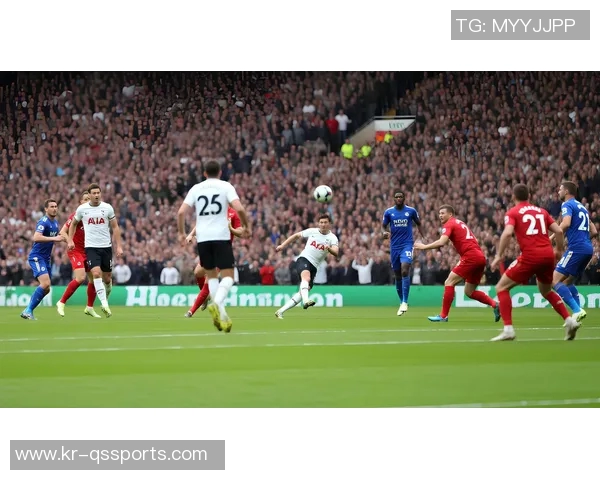 在绿茵场上绽放的爱情与激情足球与心灵的完美交融